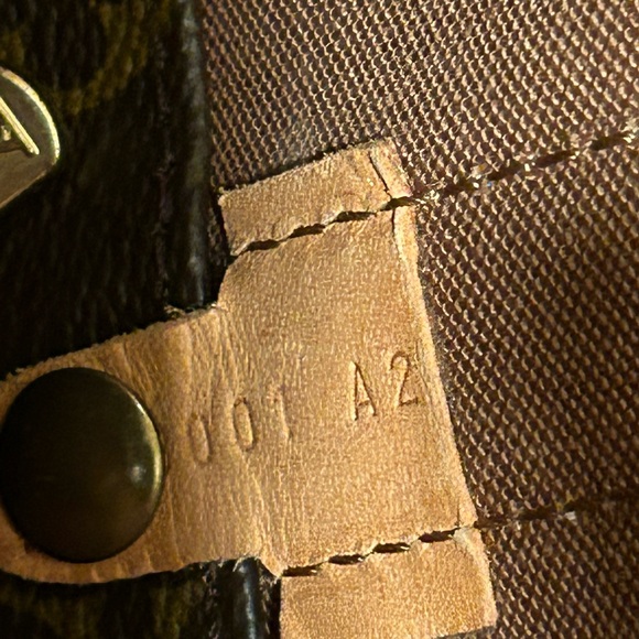 Louis Vuitton Monogram
Randonnee GM Drawstring
Bucket Sling Bag EUC …COA - Picture 13 of 15